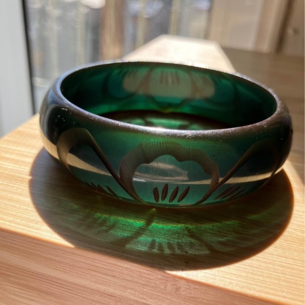 Vintage Carved Green Bakelite Bangle Bracelet